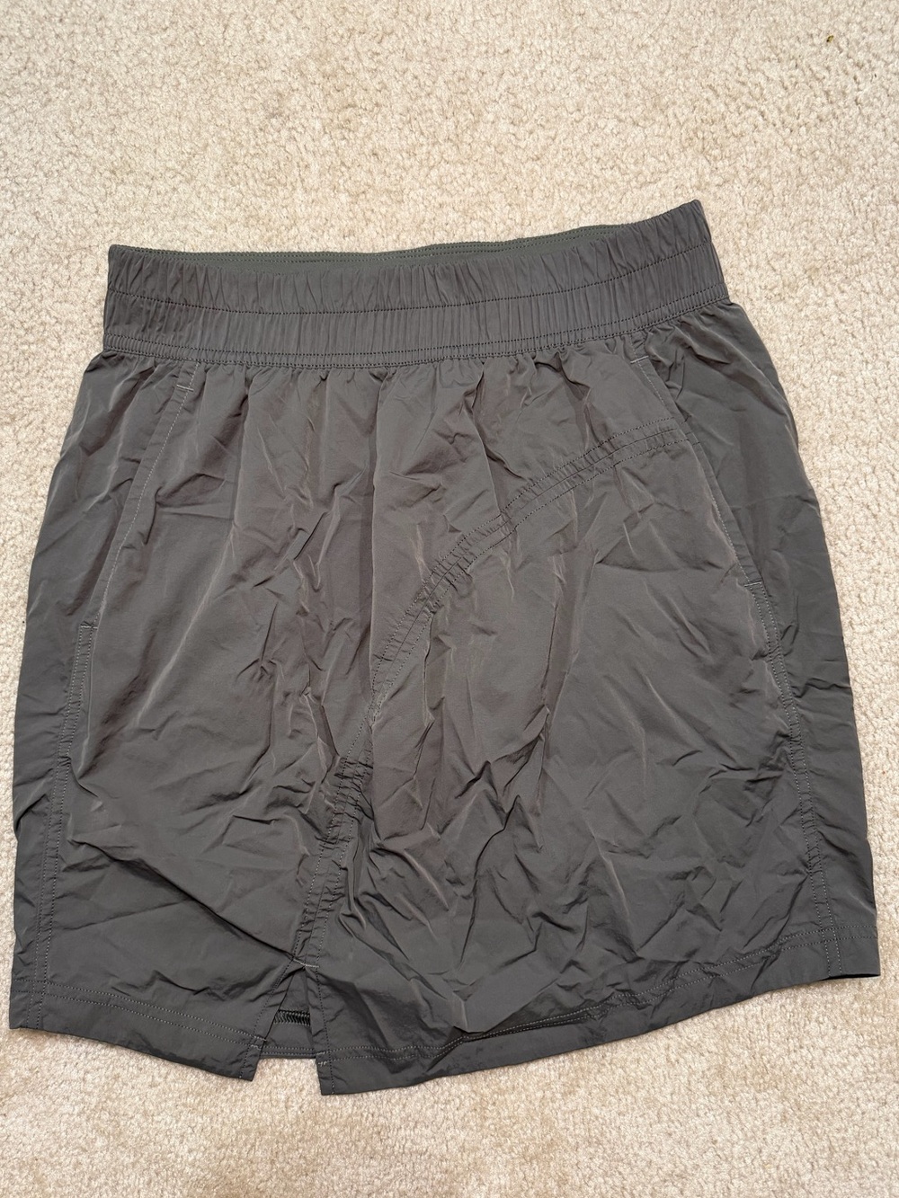 lululemon athletica women’s military green high waist skirt light weight nylon S